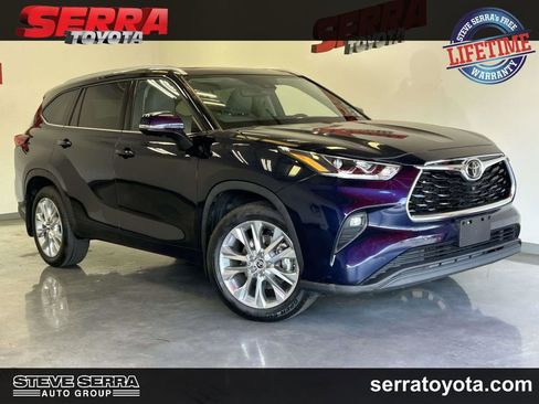 Certified 2021 Toyota Highlander Limited AWD/4WD image 1