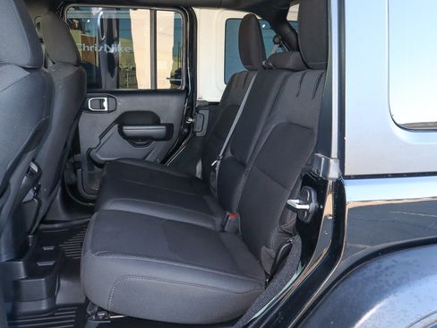 Used 2023 Jeep Wrangler Unlimited image 8