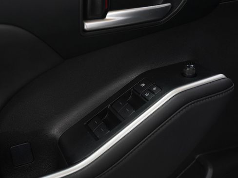 Used 2025 Toyota Highlander XSE image 22