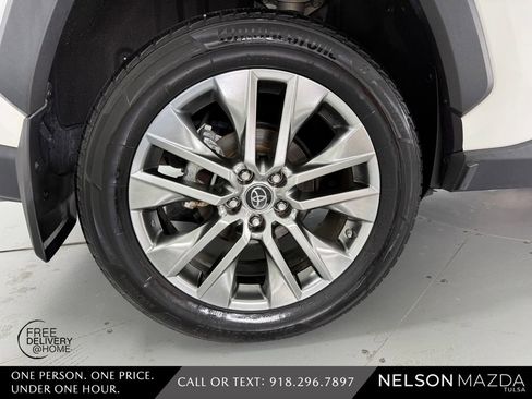 Used 2019 Toyota RAV4 XLE Premium AWD/4WD image 13