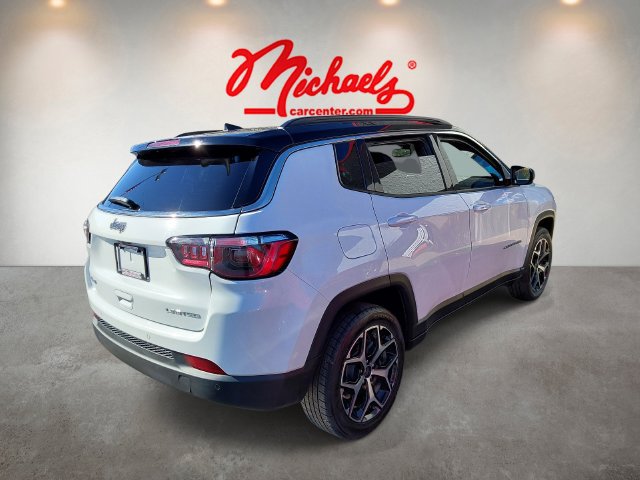 Used 2025 Jeep Compass Limited AWD/4WD image 5