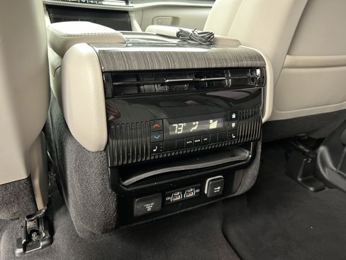 Used 2022 Jeep Wagoneer Series II w/ Convenience Group I image 28