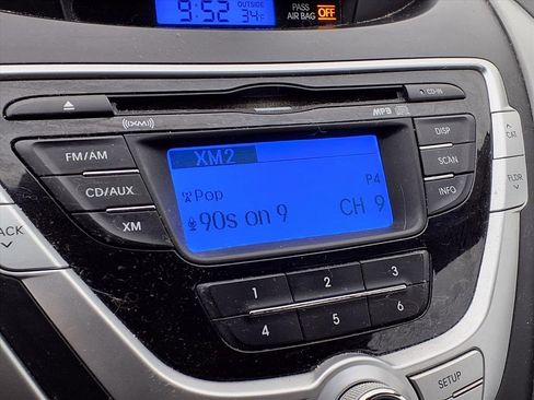 Used 2012 Hyundai Elantra GLS image 17