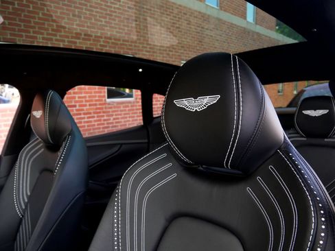 Used 2021 Aston Martin DBX AWD/4WD image 5
