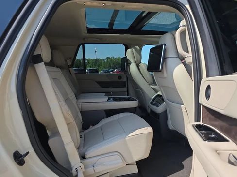 Used 2018 Lincoln Navigator Reserve w/ Technology Package AWD/4WD image 55