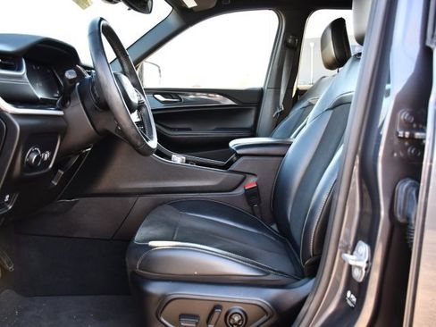 Used 2022 Jeep Grand Cherokee Altitude image 12