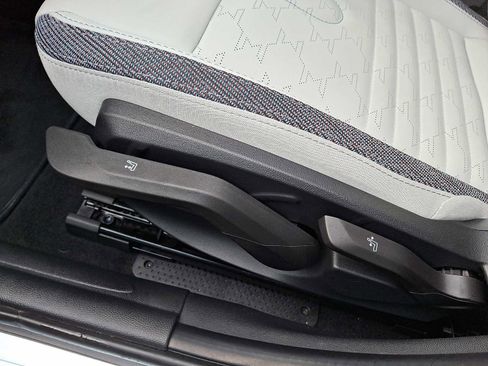 Certified 2025 MINI Cooper S image 11