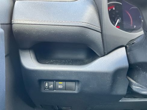 Used 2023 Toyota RAV4 XLE AWD/4WD image 17