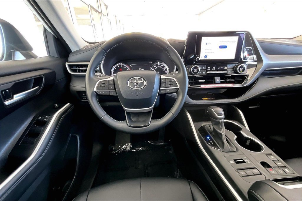 Certified 2026 Toyota Highlander XLE AWD/4WD image 8