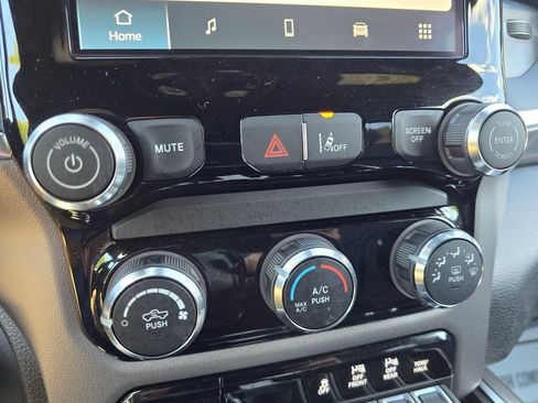 New 2026 RAM 1500 Express AWD/4WD image 18