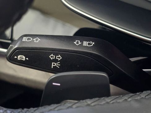 Used 2021 Audi Q8 Prestige w/ Prestige Package image 43