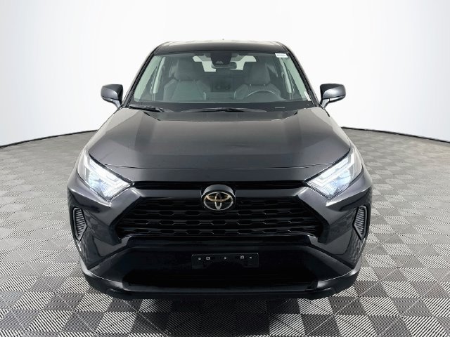 Used 2025 Toyota RAV4 LE AWD/4WD image 2