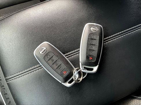 Used 2023 Nissan Pathfinder SL image 35