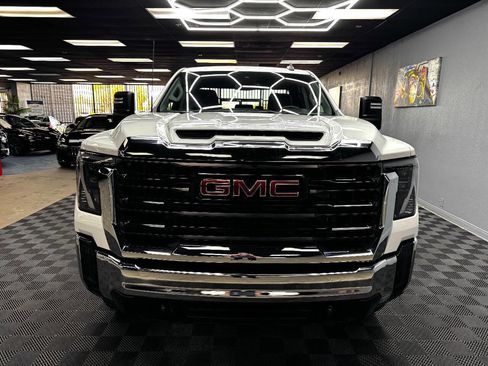 Used 2024 GMC Sierra 2500 Pro image 4