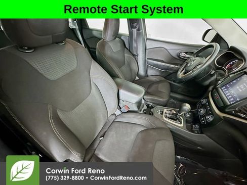 Used 2016 Jeep Cherokee Latitude w/ Comfort/Convenience Group image 26