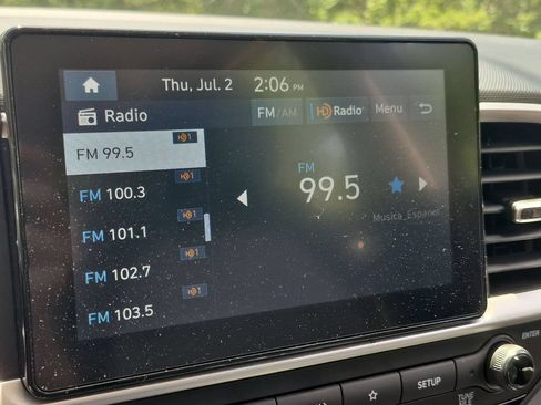 Used 2025 Hyundai Venue SEL FWD image 18