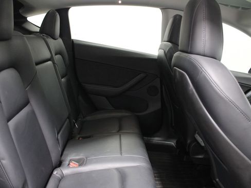 Used 2020 Tesla Model Y Long Range image 22