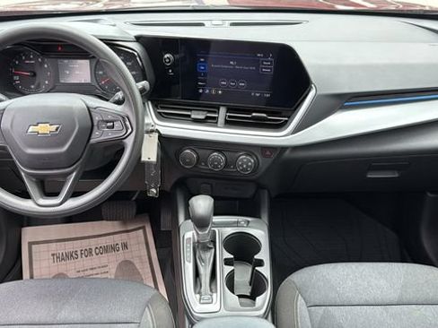 Used 2024 Chevrolet Trax LS w/ LS Convenience Package FWD image 14