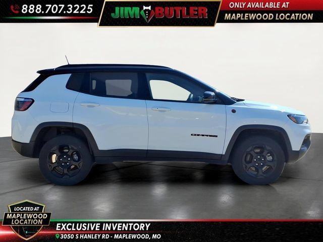 Used 2023 Jeep Compass Trailhawk AWD/4WD image 5