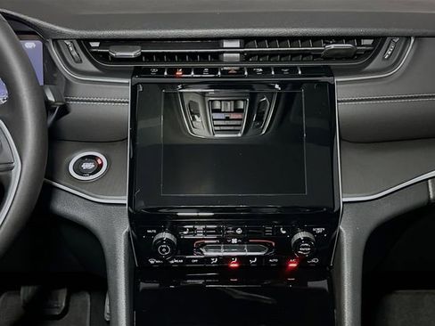 New 2025 Jeep Grand Cherokee L Altitude image 8