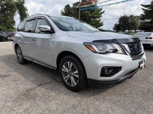 Used 2018 Nissan Pathfinder SL AWD/4WD image 3