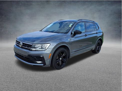 Used 2019 Volkswagen Tiguan S FWD image 3