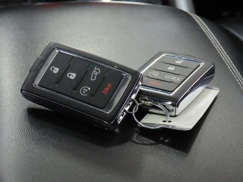 Used 2022 Jeep Grand Cherokee L Limited RWD image 19