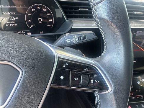 Used 2023 Audi e-tron Premium Plus w/ Premium Plus Package AWD/4WD image 20