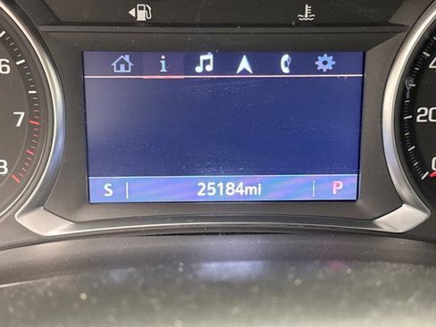 Used 2023 Chevrolet Traverse LT AWD/4WD image 9