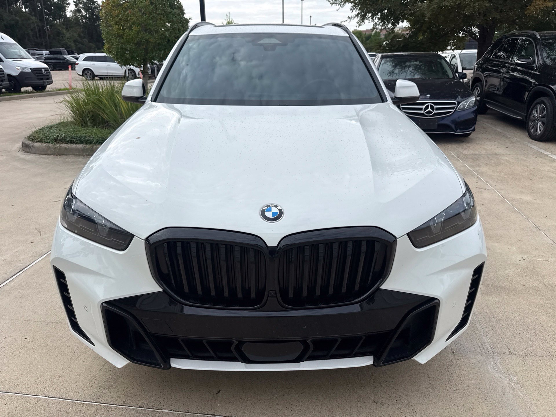 Used 2024 BMW X5 xDrive40i w/ M Sport Package AWD/4WD image 2