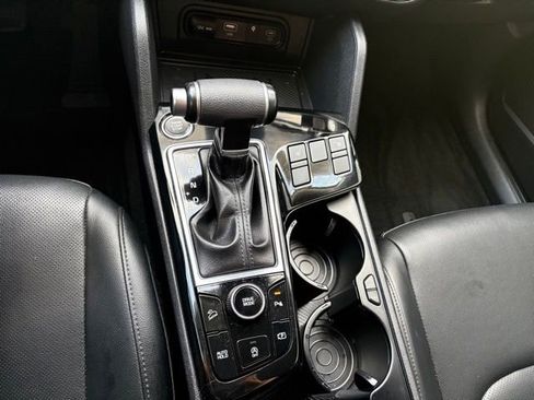 Certified 2024 Kia Sportage EX image 18