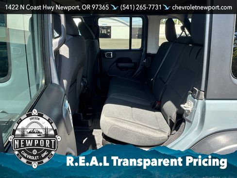 Used 2024 Jeep Wrangler Unlimited AWD/4WD image 37