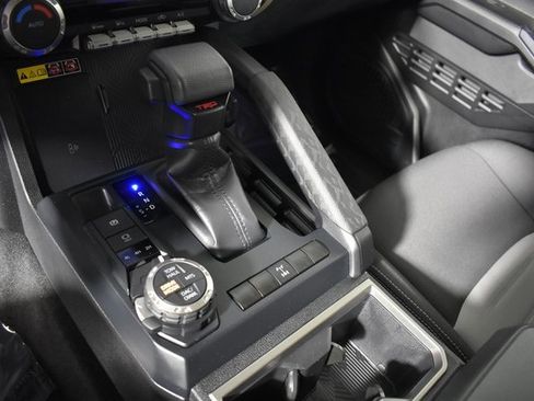 Used 2024 Toyota Tacoma TRD Off-Road image 25