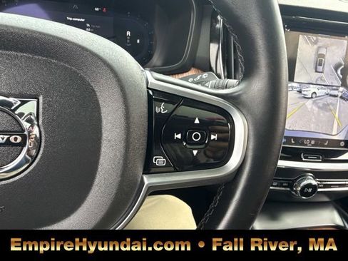 Used 2025 Volvo V60 B5 Cross Country Plus image 30