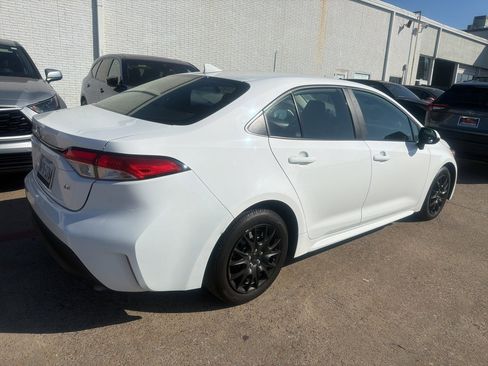 Used 2024 Toyota Corolla LE image 3