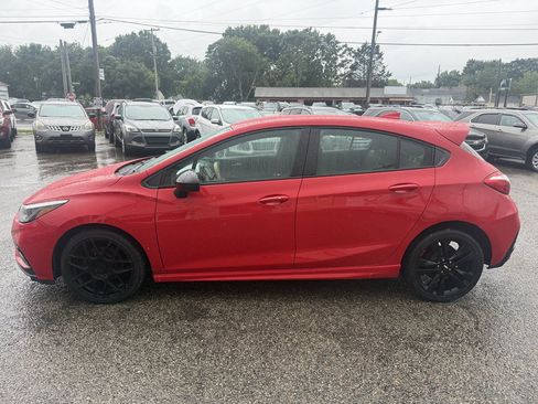 Used 2018 Chevrolet Cruze LT w/ Convenience Package FWD image 3
