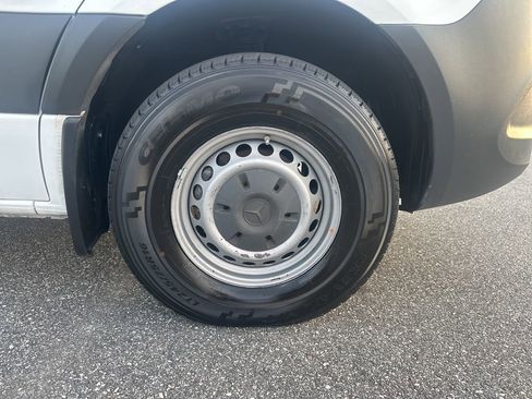 Used 2021 Mercedes-Benz Sprinter 2500 image 5