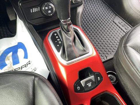 Certified 2022 Jeep Renegade Trailhawk w/ Trailer Tow Group image 15