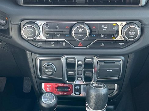 New 2024 Jeep Wrangler Unlimited Rubicon w/ Technology Group image 15