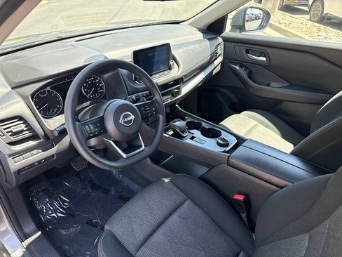 Used 2024 Nissan Rogue SV AWD/4WD image 9