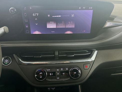 Used 2025 Buick Envista Preferred image 23