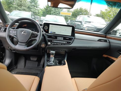 Used 2024 Lexus ES 350 w/ Premium Package FWD image 8