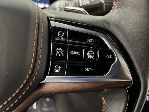 Used 2025 Jeep Grand Cherokee Summit image 43