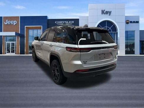 New 2025 Jeep Grand Cherokee Limited AWD/4WD image 3