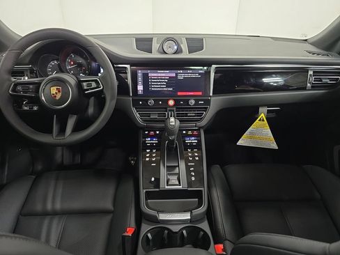 Certified 2026 Porsche Macan AWD/4WD image 13