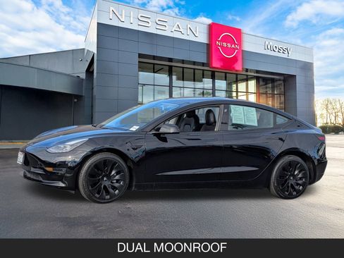 Used 2023 Tesla Model 3 Standard Range image 5