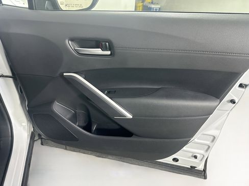 Used 2025 Toyota Corolla Cross XLE image 31