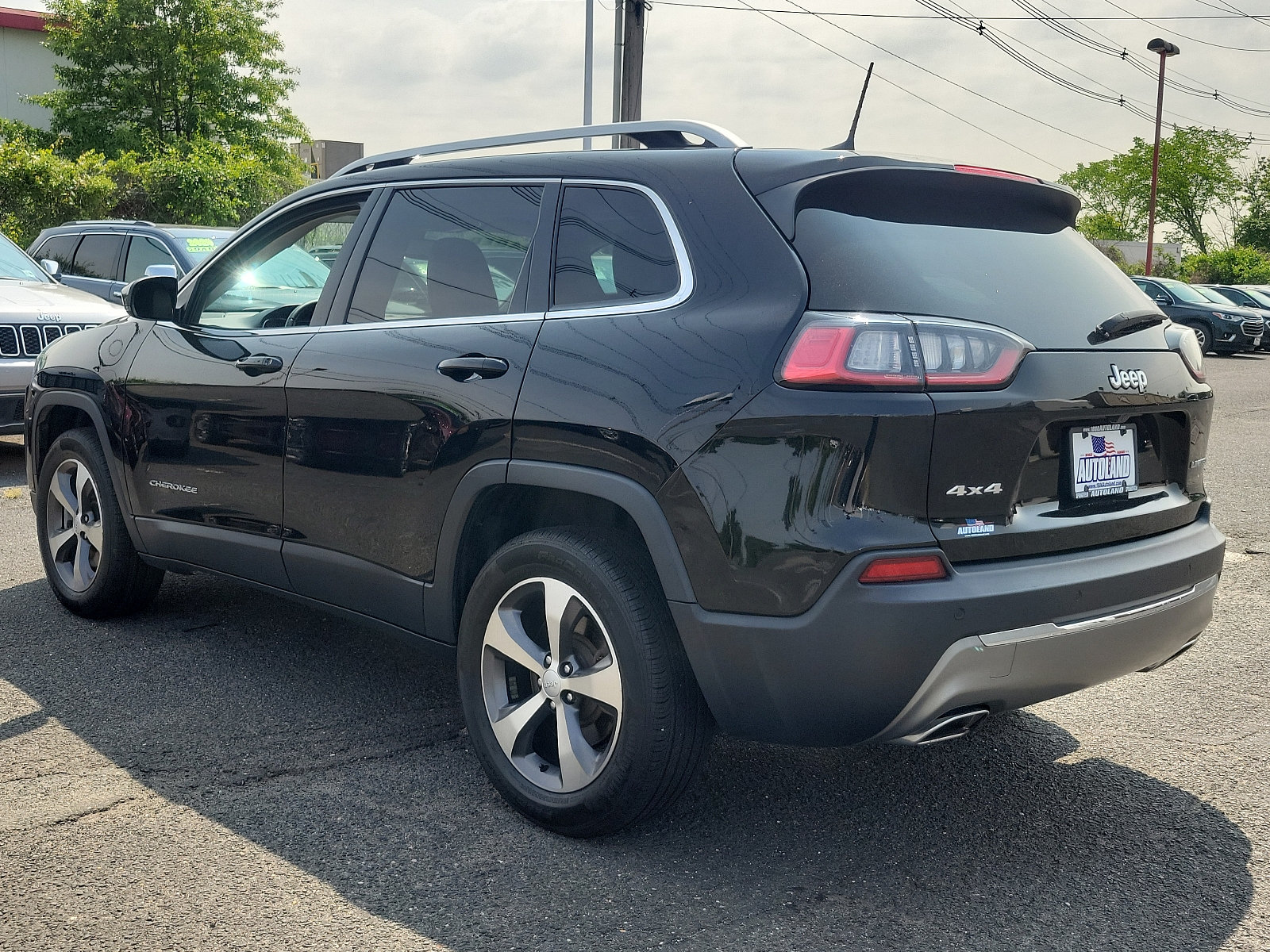 Used 2020 Jeep Cherokee Limited AWD/4WD image 4