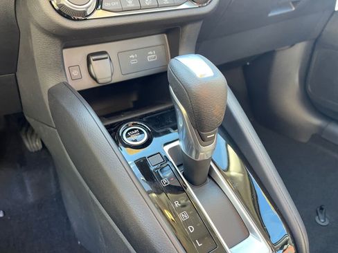 New 2025 Nissan Versa SR w/ Trunk Package image 10