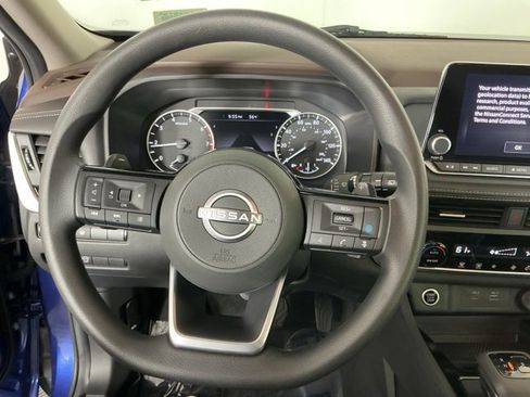 Used 2023 Nissan Rogue SV image 16